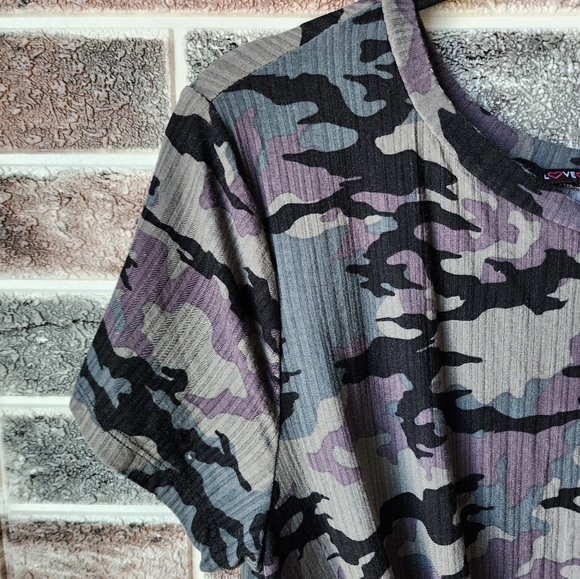 NEW Shortsleeve camo twist tee - Picture 6 of 11